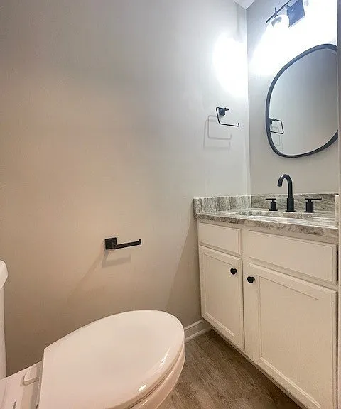 2805 Queensland Dr — Photo 11