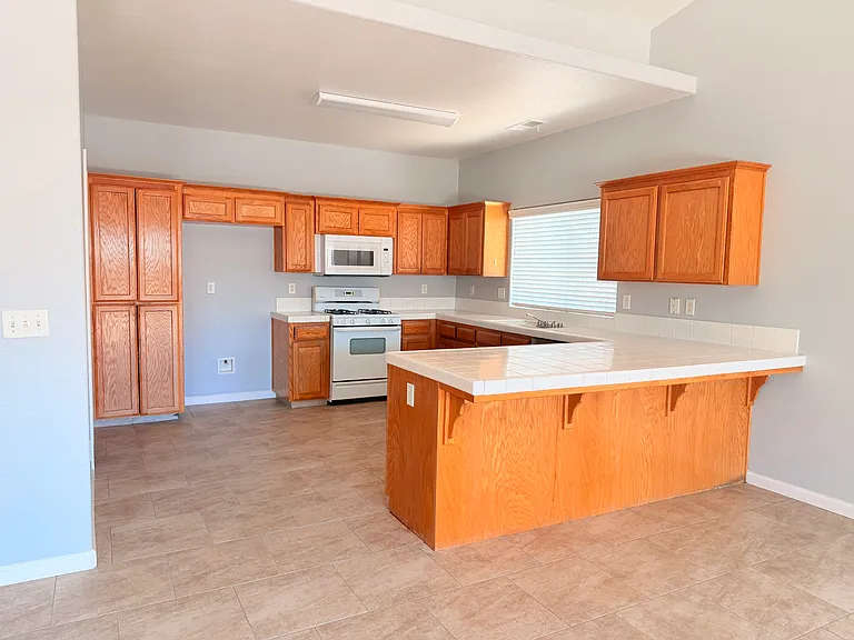 1786 Gibson Ave — Photo 6