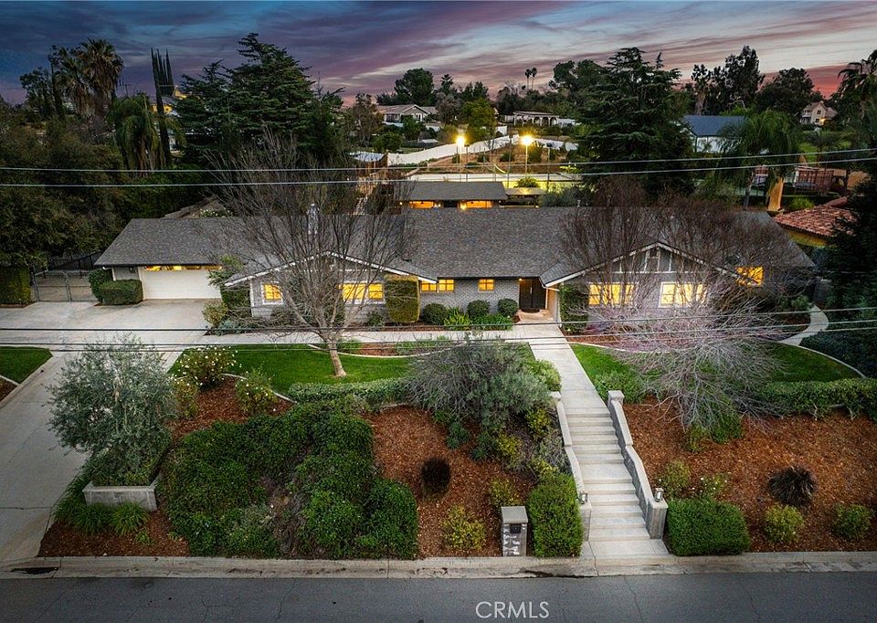 1st image of 12669 Valley View Ln