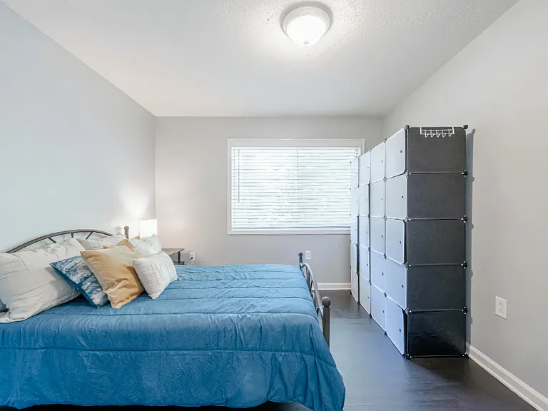 Sahara Dr SW — Photo 2
