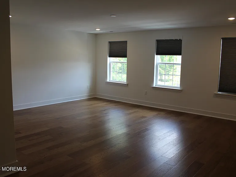 139 Woolley Ct — Photo 6