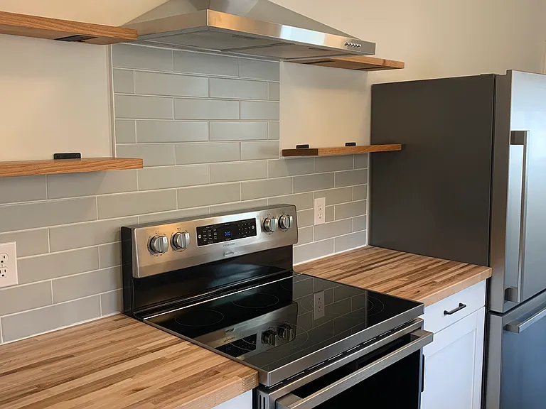 2111 Erie St — Photo 3