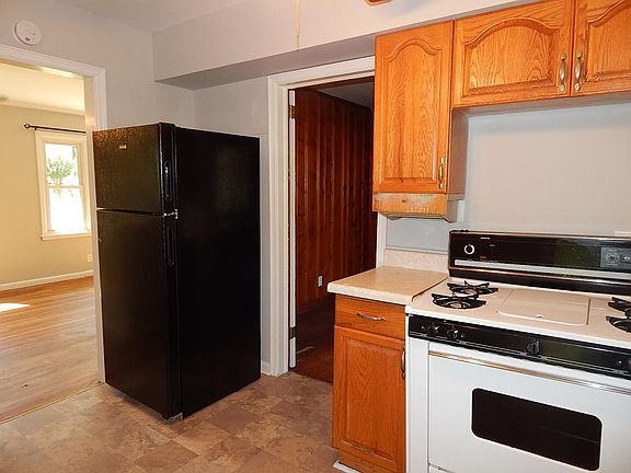 5th image of 874 Pine Valley Dr