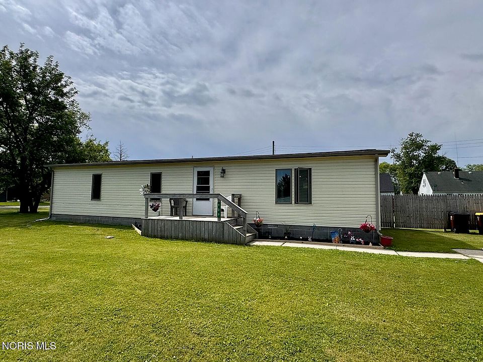 1st image of 909 Hees Ct