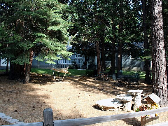 Park-like front yard