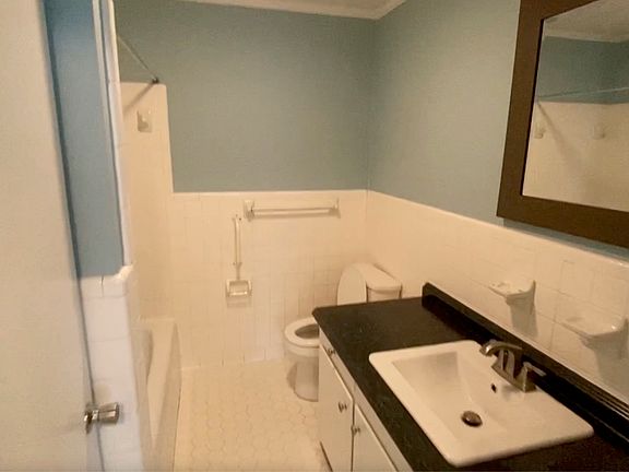 4th image of 307 Maple St #B