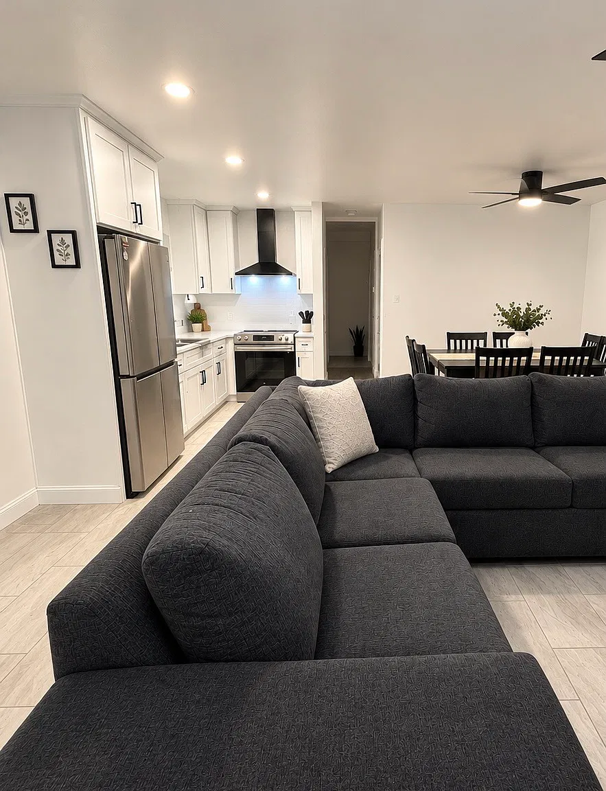 268 E Orange St — Photo 3