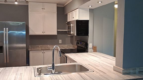 2nd image of 5200 Martel Ave APT 11J