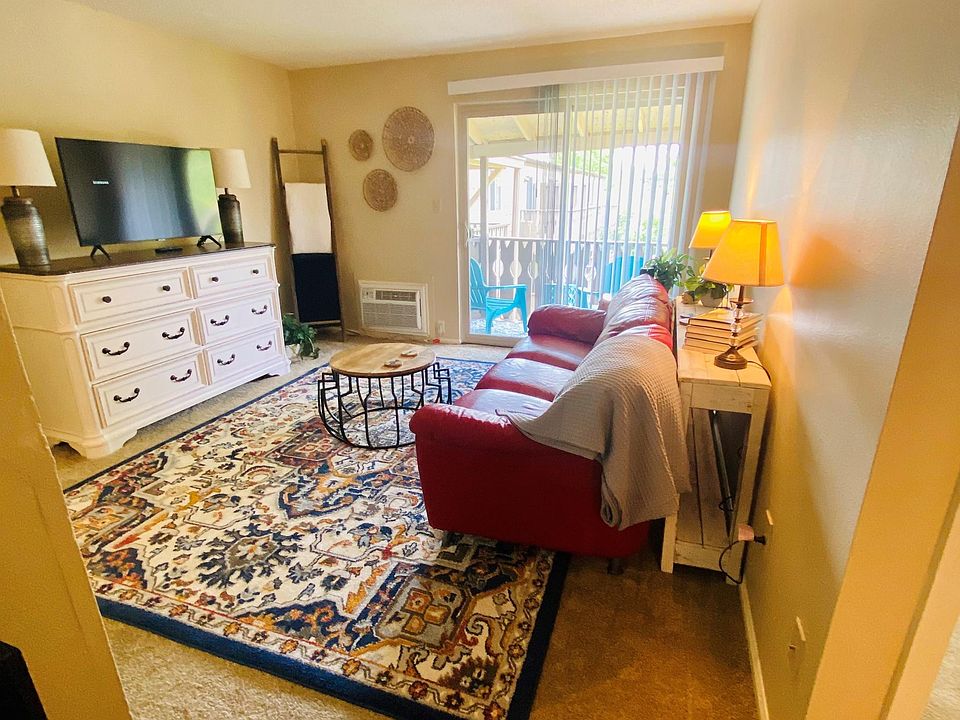 Fern/Kelly Living Room