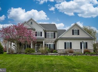 1860 Windy Hill Rd, Lancaster, PA 17602