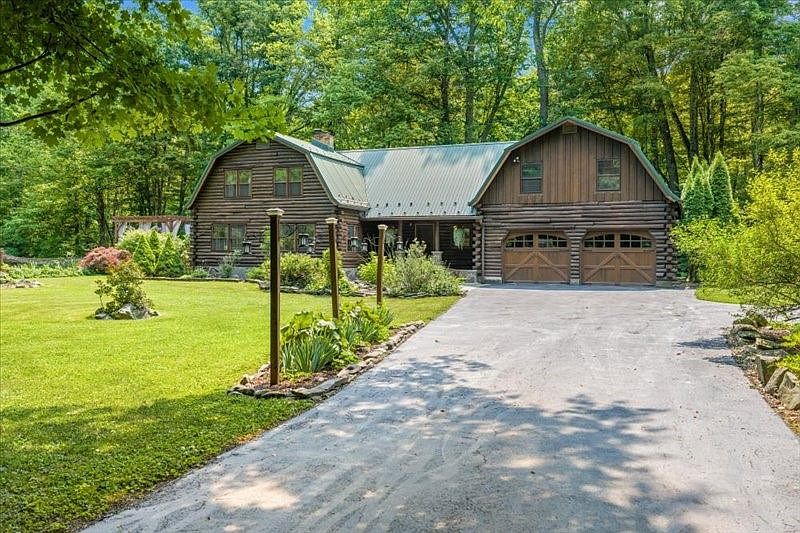 1st image of 1172 Lynch Rd