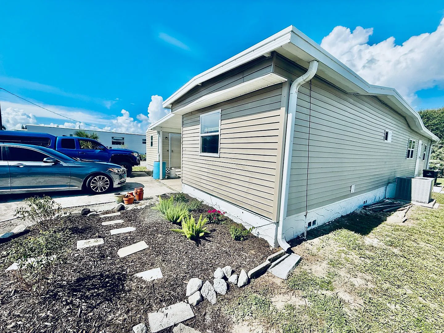 2/1 Charming 55+ Mobile Home Partially Furnished for Rent 1419 Turkey Creek Dr, Palm Bay, FL 32905 — Photo 2