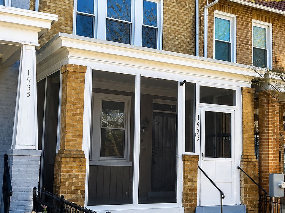 1st image of 1933 Bennett Pl NE