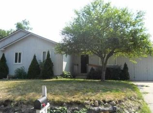 1271 Applewood St, White Lake, MI
