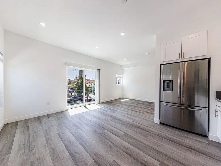 3015 Alsace Ave — Photo 51