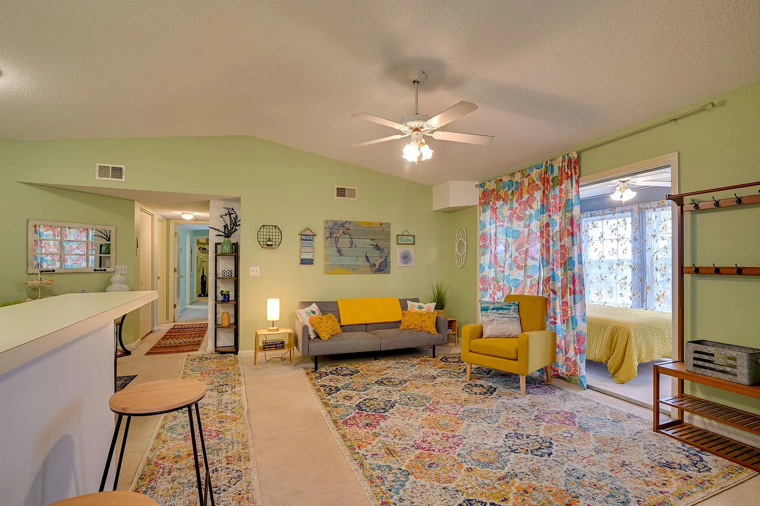 3 bed, 2.0 bath, 1022 sqft, $2,715 — Photo 2