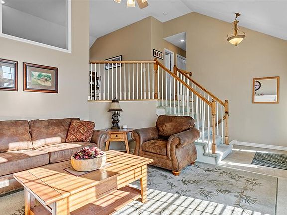 5th image of 2520 NE Horseshoe Dr