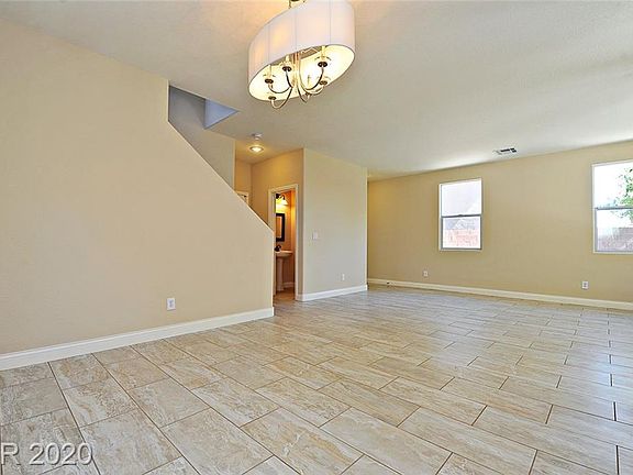 5th image of 909 Percy Arms St
