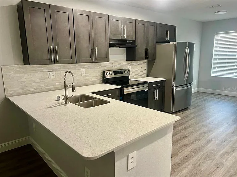 519 Blackbird Ln — Photo 4