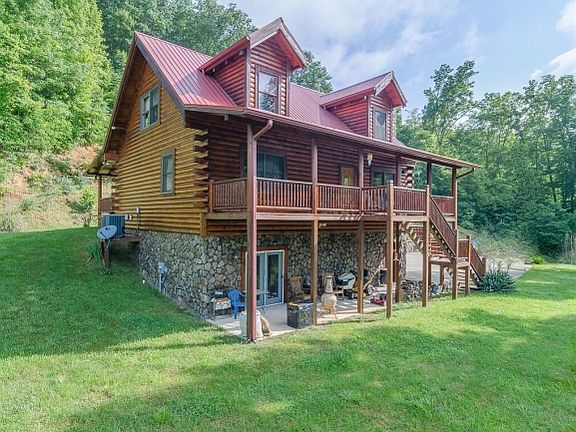 4th image of 1489 Indian Creek Ln