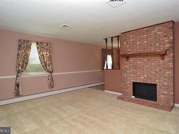 5th image of 206 Beckley St