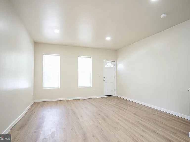 1830 Filmore St — Photo 2