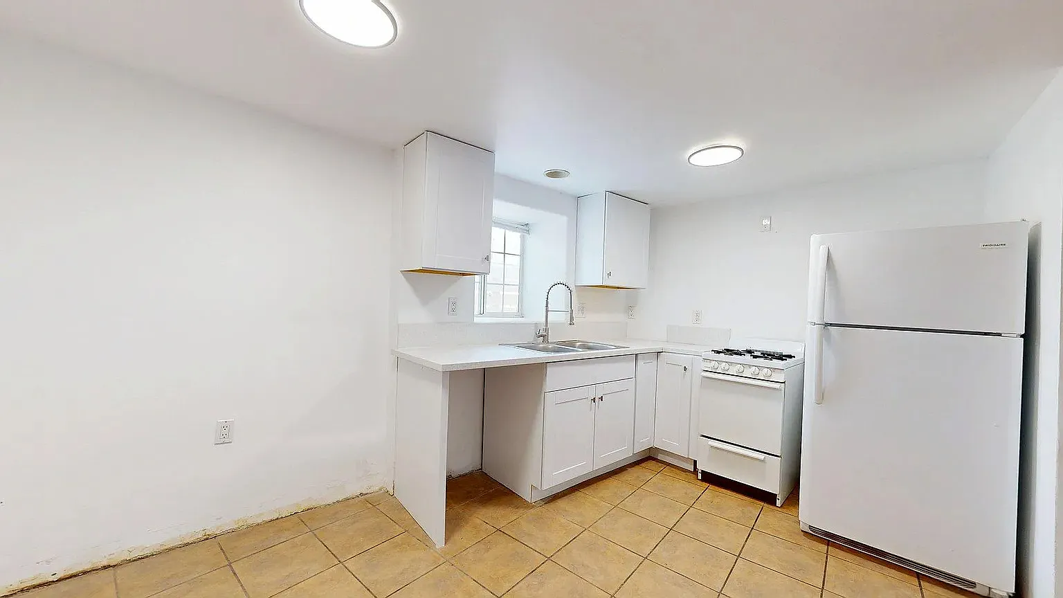 1 bed, 550 sqft, $1,700 — Photo 3