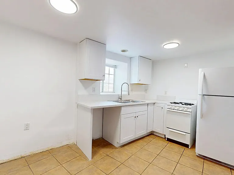 1207 Barelas St SW #CF — Photo 3