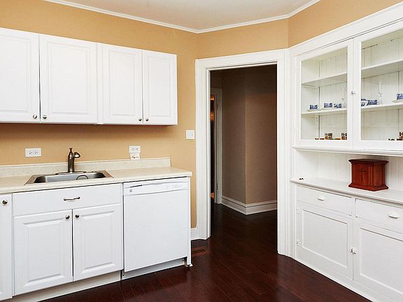 4th image of 519 Jackson Blvd #C1