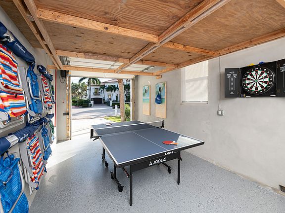 3rd image of 2077 N Waterway Dr