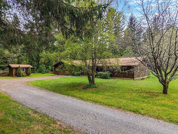 3rd image of 301 Kelly Rd