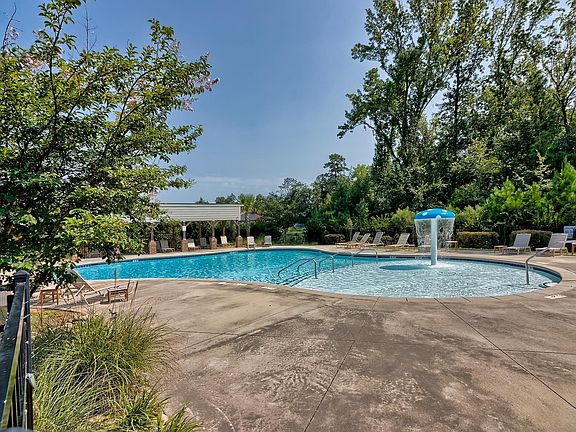 4th image of 117 Village View Way