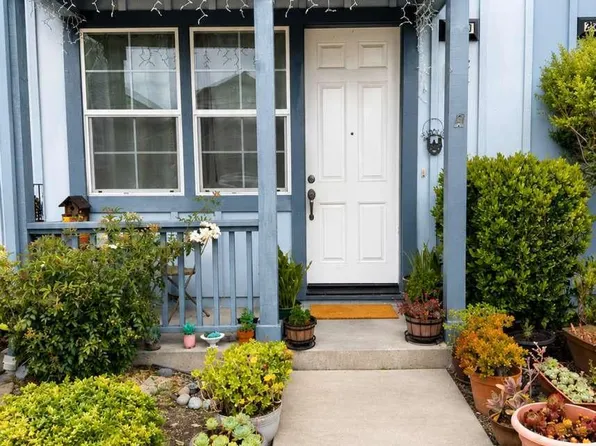 2560 N Village Dr, Santa Rosa, CA 95403