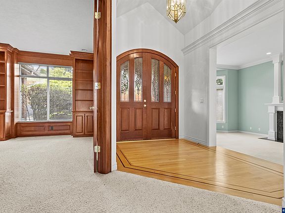 4th image of 744 Creekside Dr SE