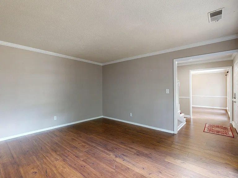 1531 Dartmouth Ct — Photo 6