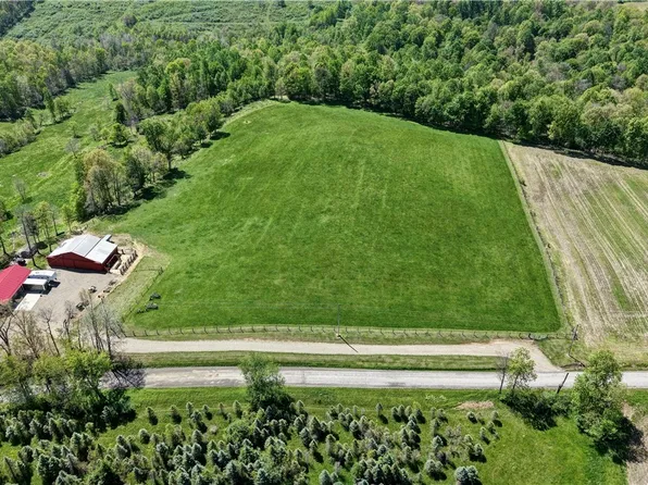 33 County Rd, Warsaw, OH 43844