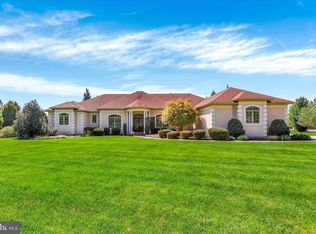 221 Hickory Ln, Hanover, PA 17331