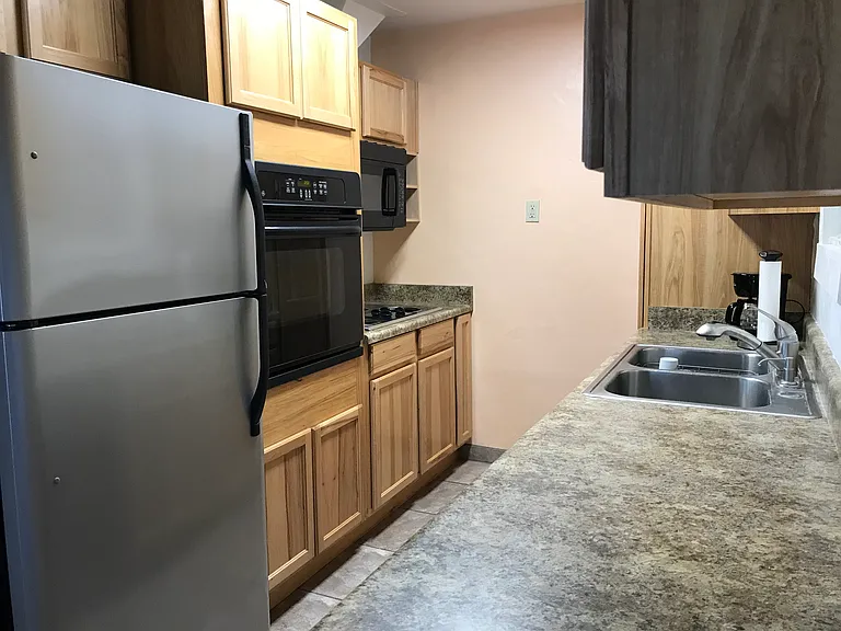 1213 E Spring St — Photo 2