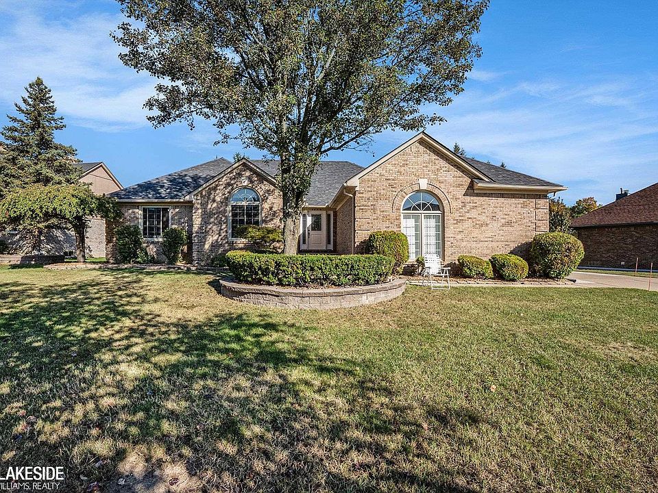 1st image of 2679 Larch Dr