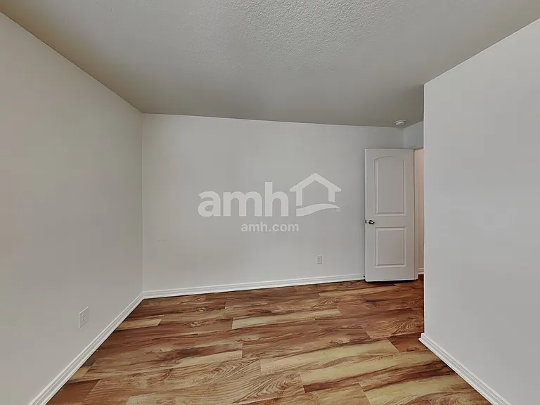 12250 Commander Dr — Photo 20
