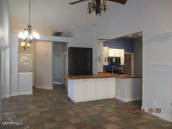 4th image of 1 Stratford Hall Cir
