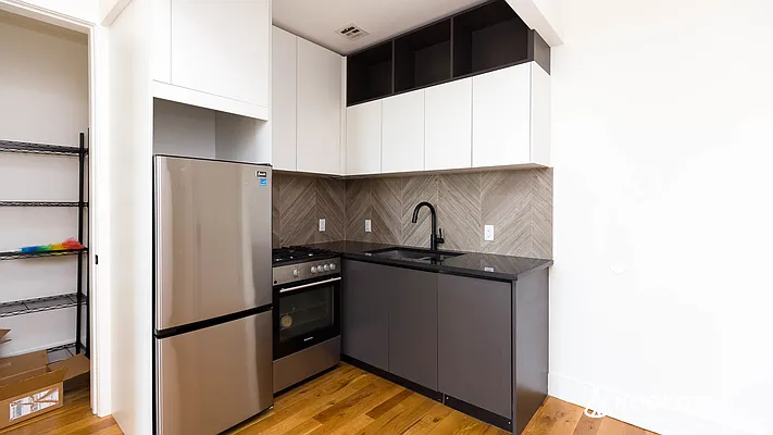 Rented by Nooklyn NYC LLC | media 21