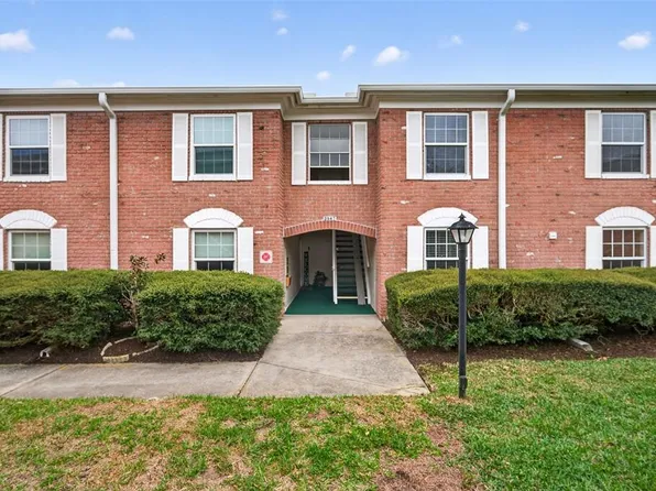 3947 35th Way S APT 131, Saint Petersburg, FL 33711