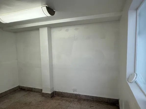 141-05 Northern Boulevard image 12 of 25