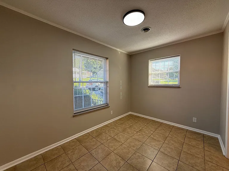 104 Skyview Dr — Photo 11