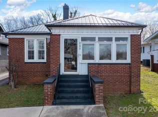 848 Highland Ave NE, Hickory, NC 28601