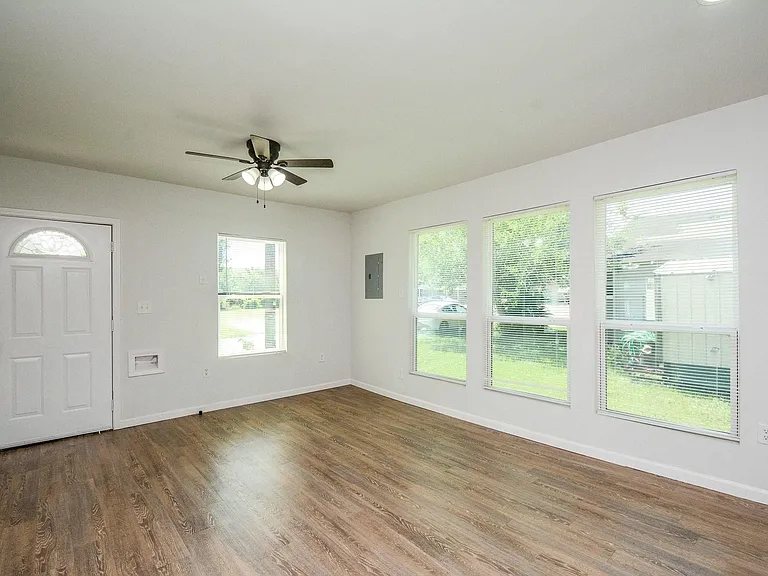 3013 Brackenridge St — Photo 9