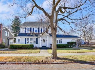 32 Marsden St, Springfield, MA 01109