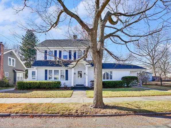 32 Marsden St, Springfield, MA 01109
