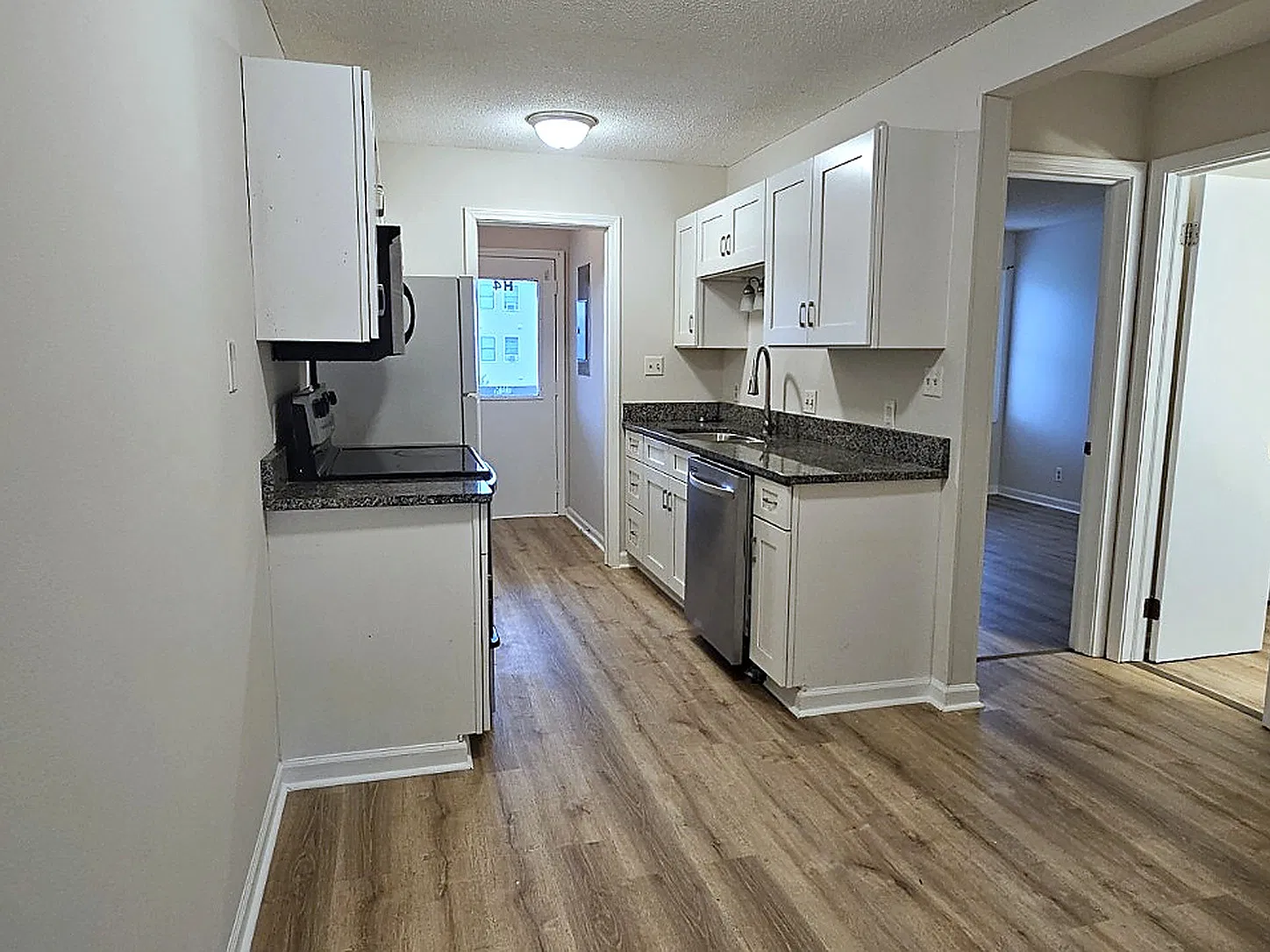 2 bed, 1064 sqft, $1,280 — Photo 4